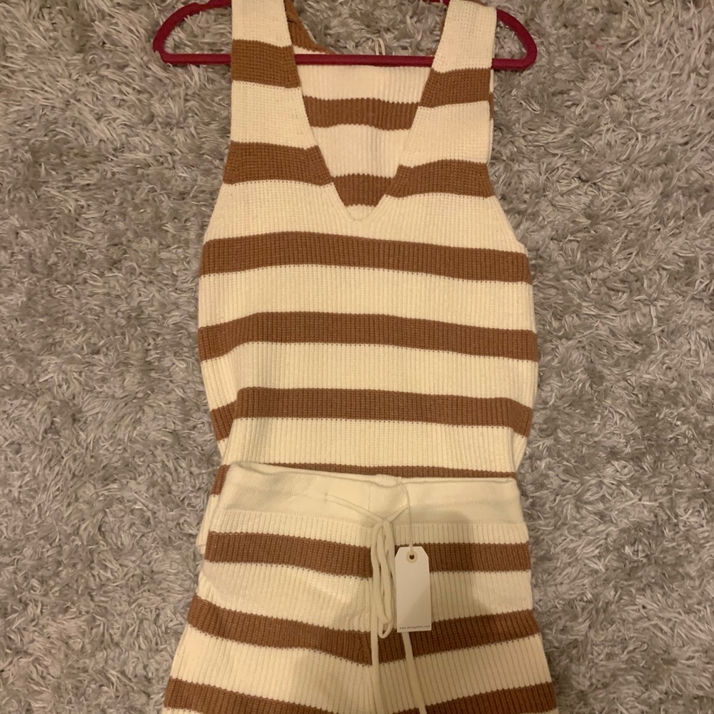 Sweater tank and shorts set!